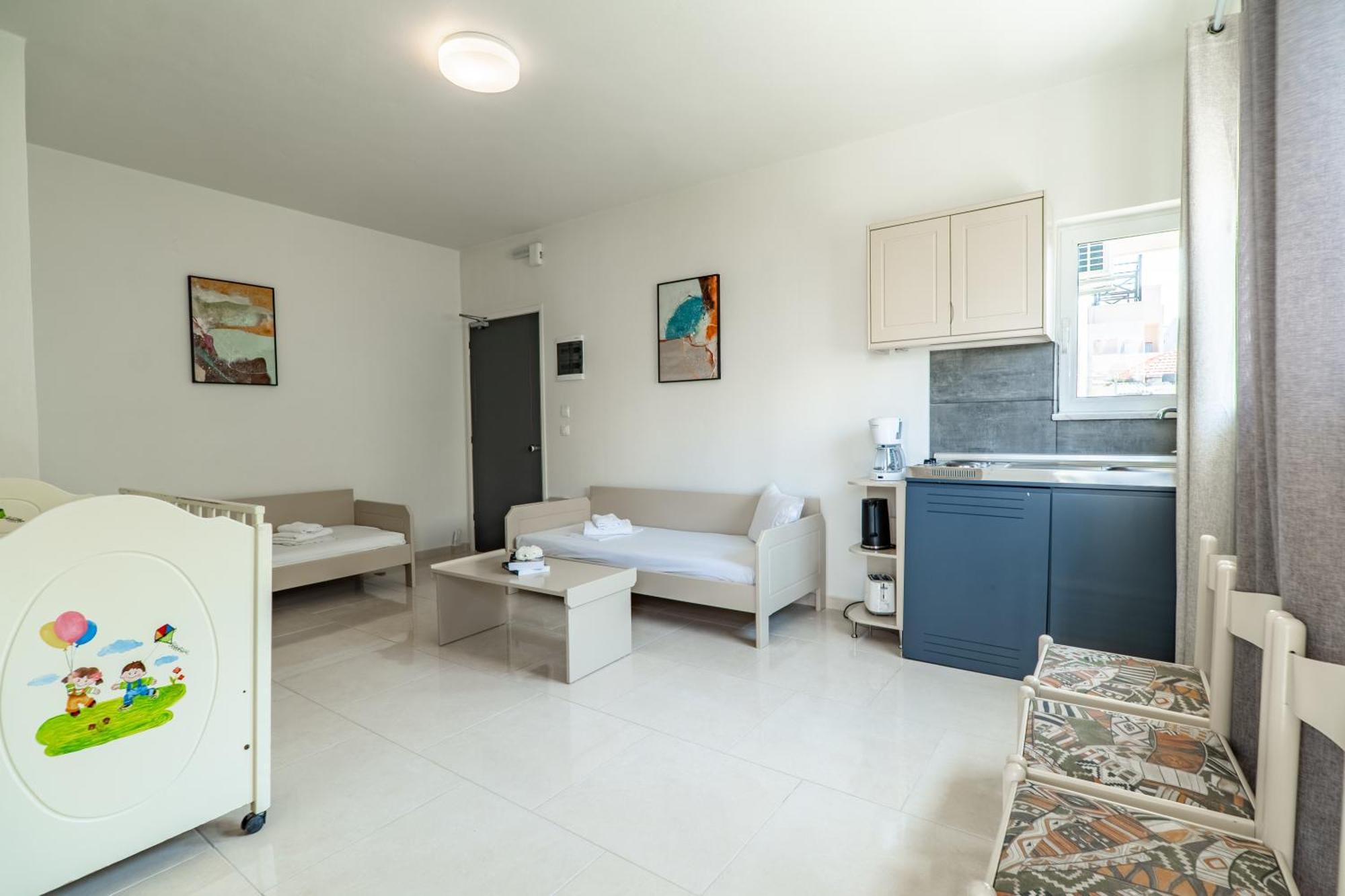 Manos Beachside Apartments Agia Marina Стая снимка